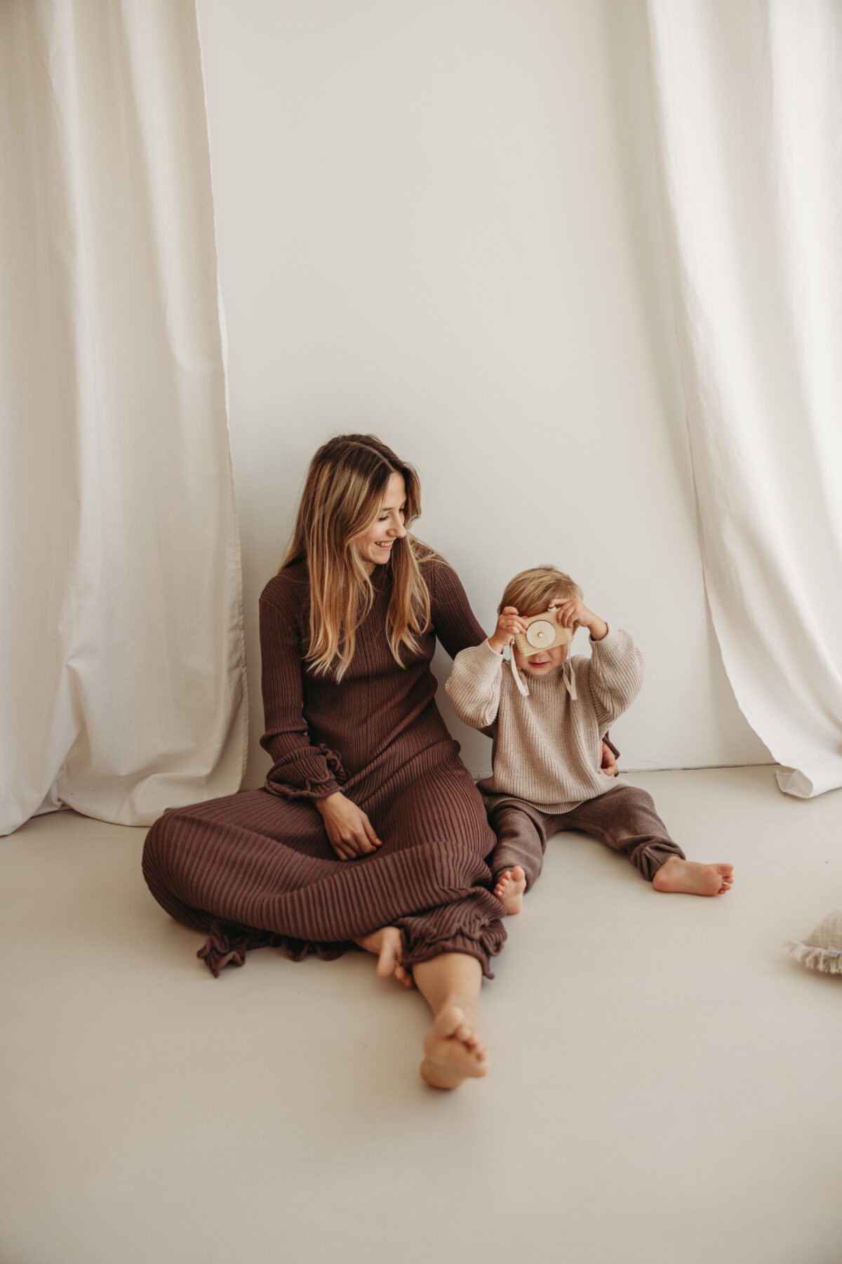 Agata z synem sesja rodzinna w studio Poznań Lusowo Lusówko fotograf Katarzyna Kitajgrodzka Flarra ()