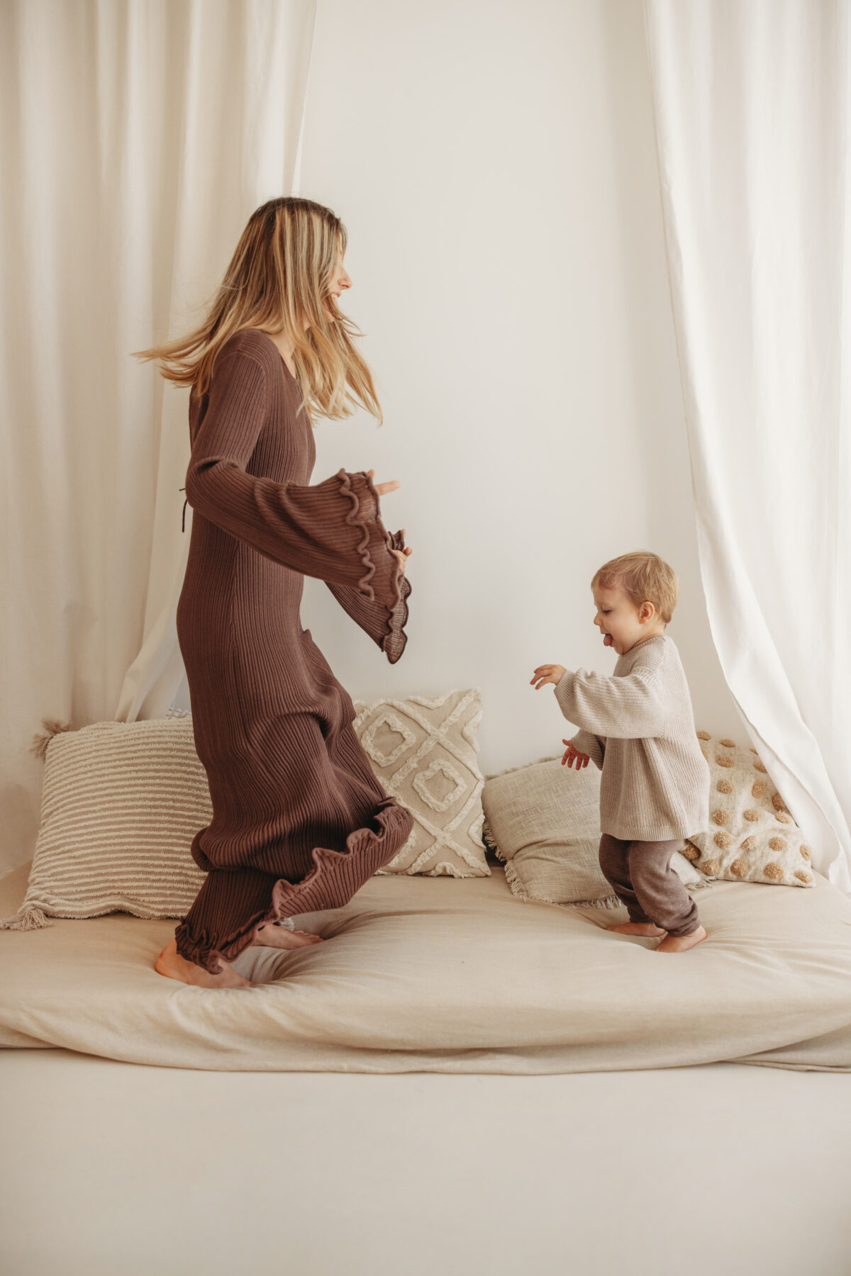 Agata z synem sesja rodzinna w studio Poznań Lusowo Lusówko fotograf Katarzyna Kitajgrodzka Flarra ()