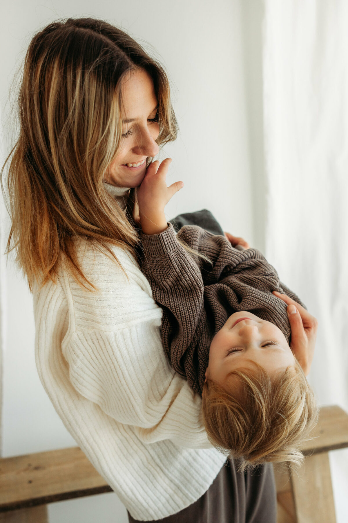 Agata z synem sesja rodzinna w studio Poznań Lusowo Lusówko fotograf Katarzyna Kitajgrodzka Flarra ()