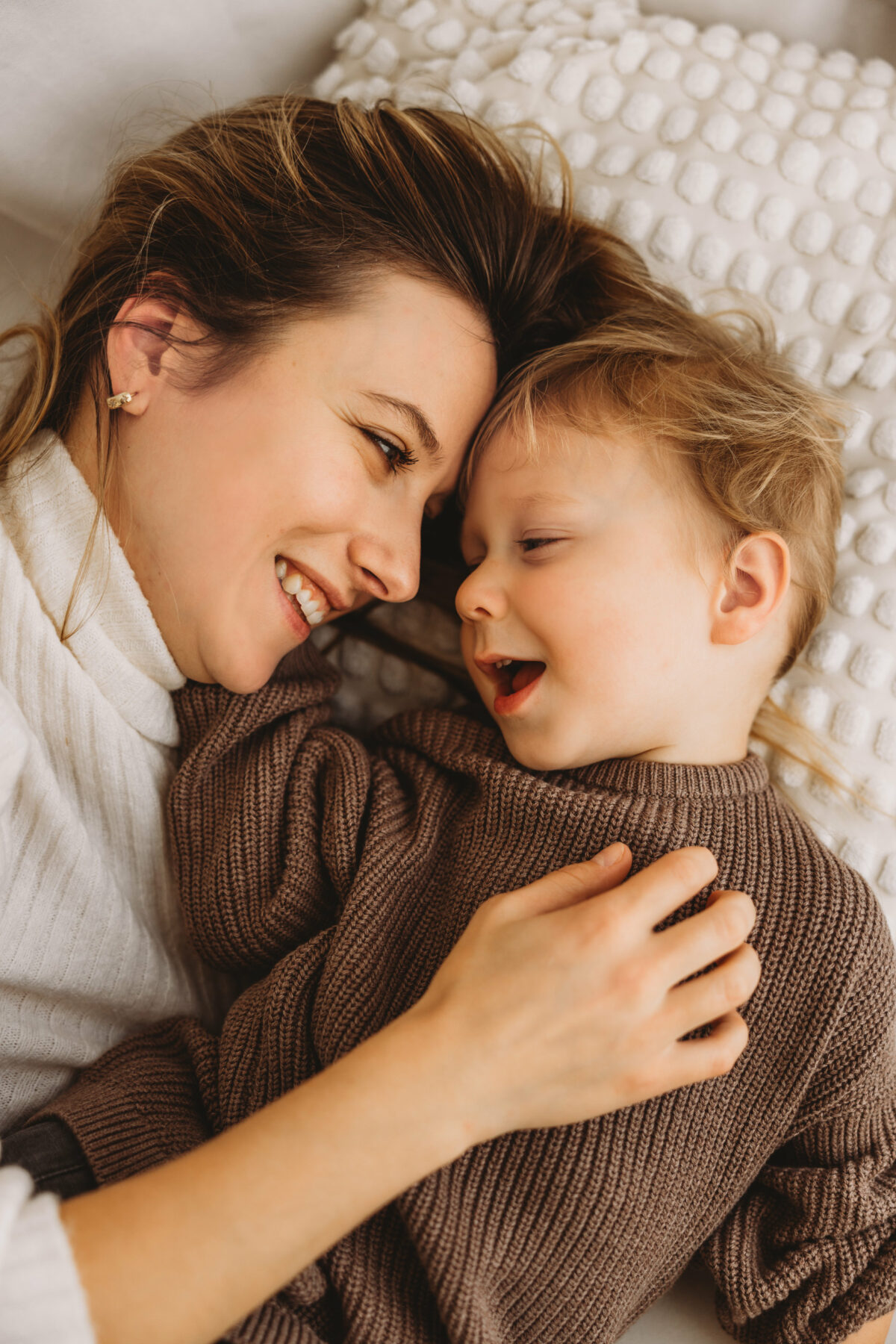 Agata z synem sesja rodzinna w studio Poznań Lusowo Lusówko fotograf Katarzyna Kitajgrodzka Flarra ()