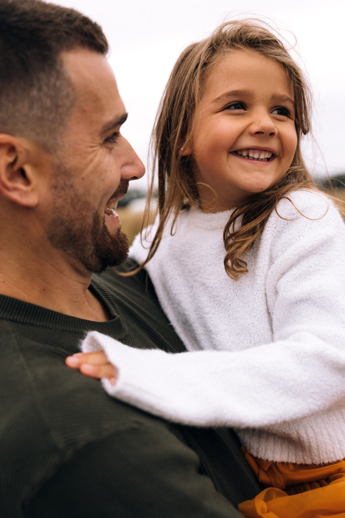 Ania z rodzina plener sesja fotograficzna rodzinna fotograf poznań Katarzyna Kitajgrodzka Flarra ()