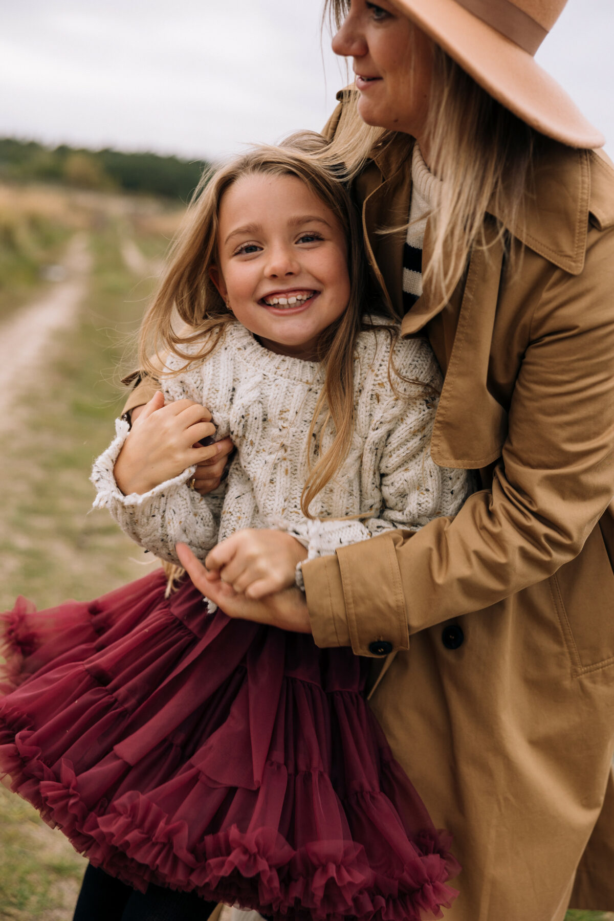 Ania z rodzina plener sesja fotograficzna rodzinna fotograf poznań Katarzyna Kitajgrodzka Flarra ()