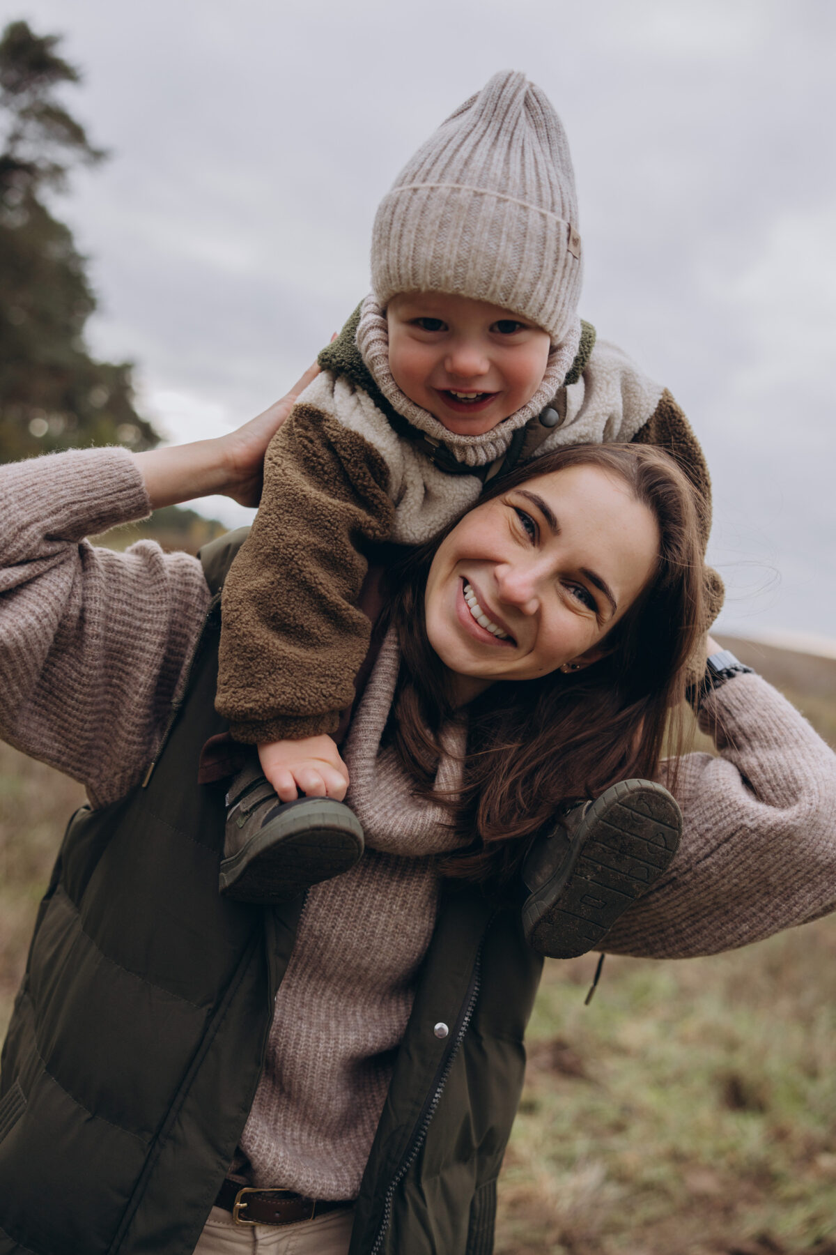 Beata z rodziną sesja rodzinna plenerowa fotograf poznań Katarzyna Kitajgrodzka Falrra ()