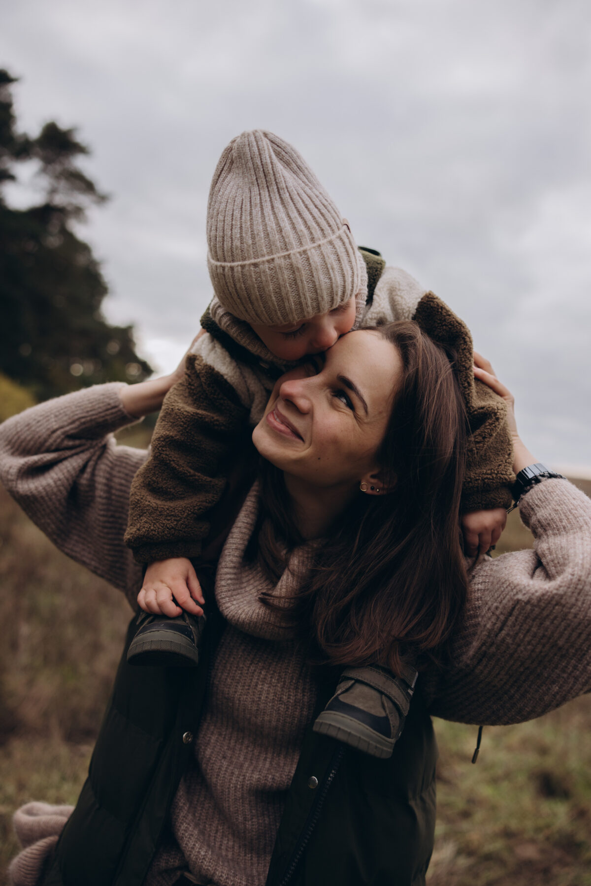 Beata z rodziną sesja rodzinna plenerowa fotograf poznań Katarzyna Kitajgrodzka Falrra ()