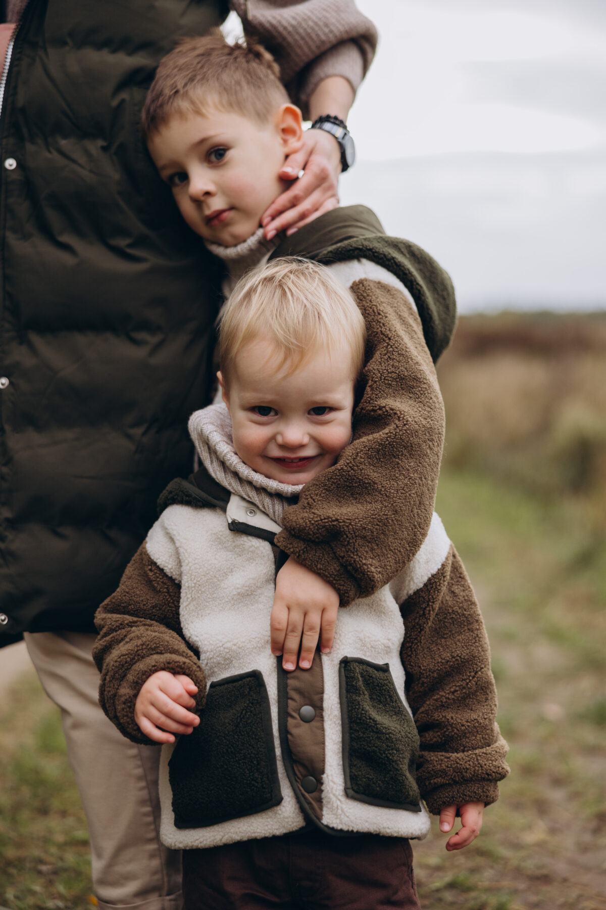 Beata z rodziną sesja rodzinna plenerowa fotograf poznań Katarzyna Kitajgrodzka Falrra ()