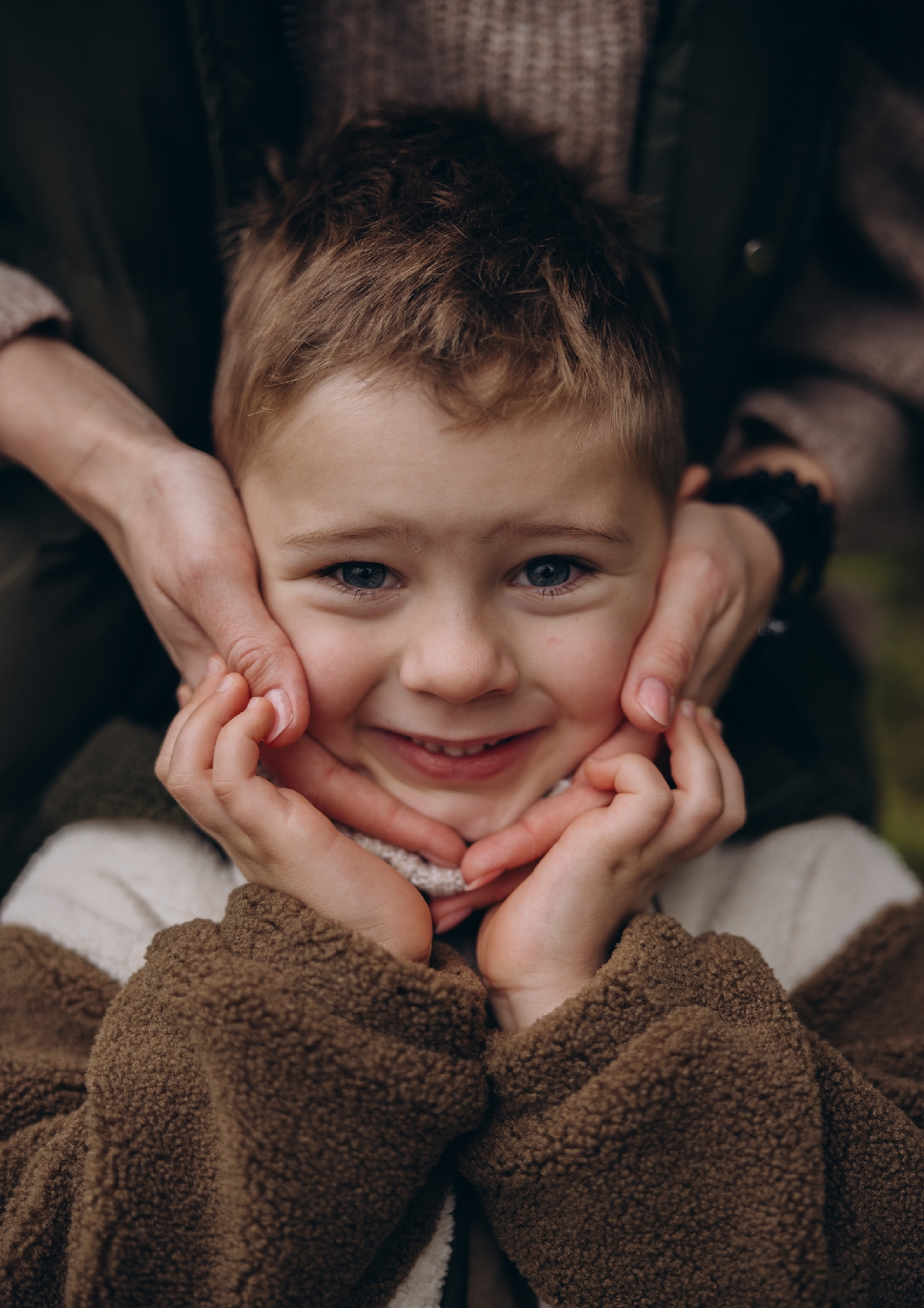 Beata z rodziną sesja rodzinna plenerowa fotograf poznań Katarzyna Kitajgrodzka Falrra ()