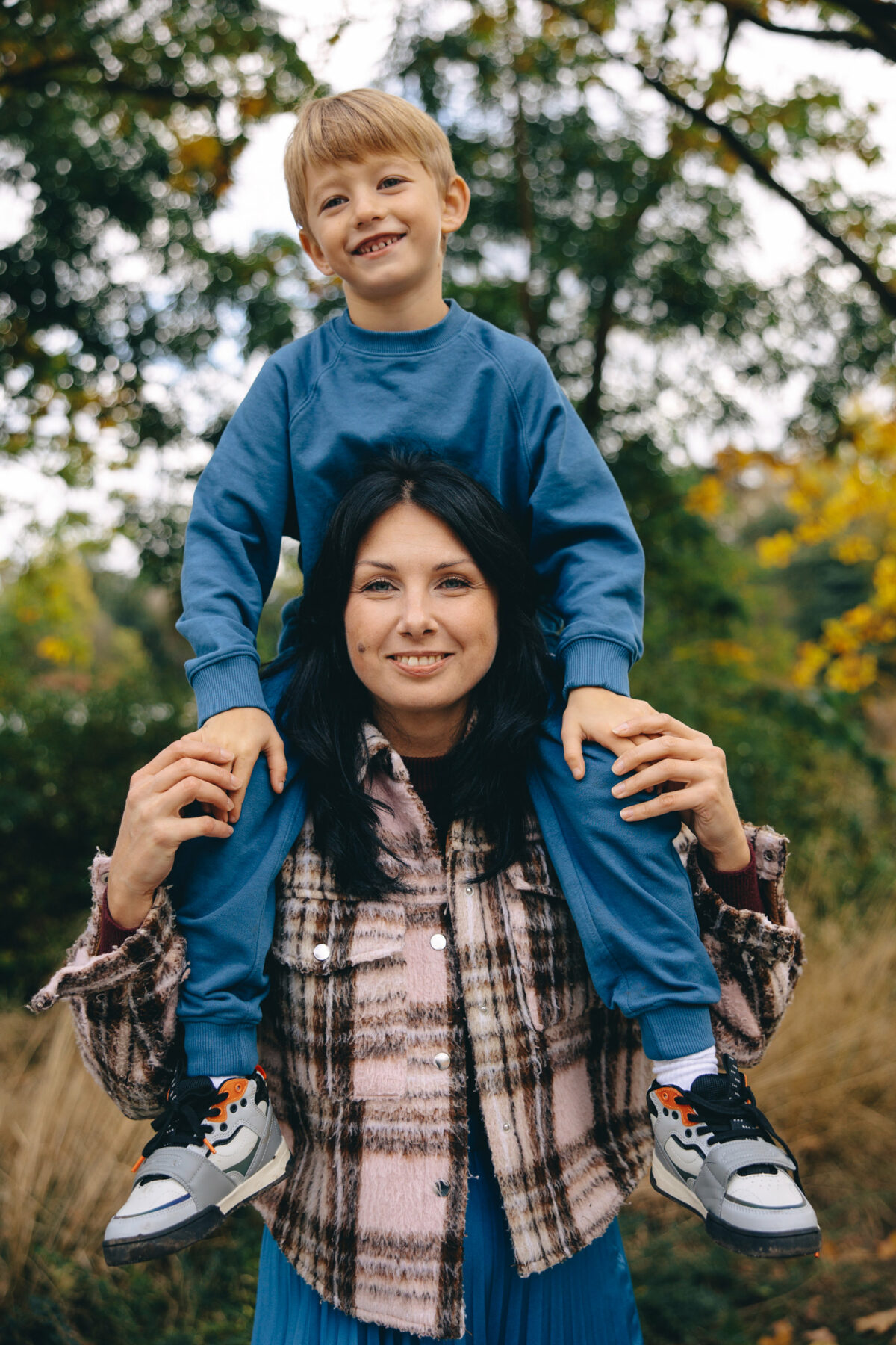 Iza z rodziną sesja rodzinna plenerowa Poznań Fotograf Poznań katarzyna Kitajgrodzka Flarra Lusówko Lusowo ()