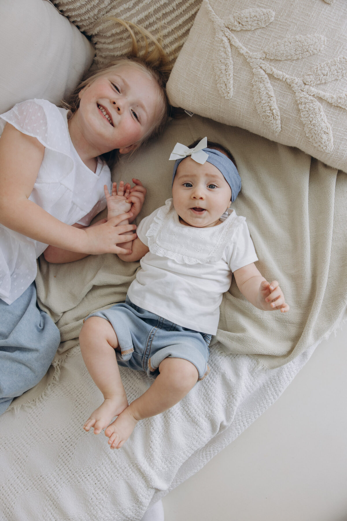 Milena i Elena sesja rodzinna w studio Lusówko Lusowo Poznań fotograf Katarzyna Kitajgrodzka Flarra ()