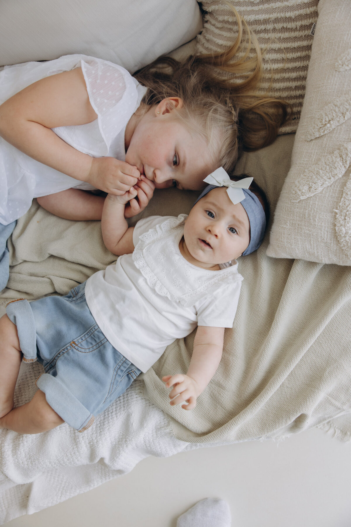 Milena i Elena sesja rodzinna w studio Lusówko Lusowo Poznań fotograf Katarzyna Kitajgrodzka Flarra ()