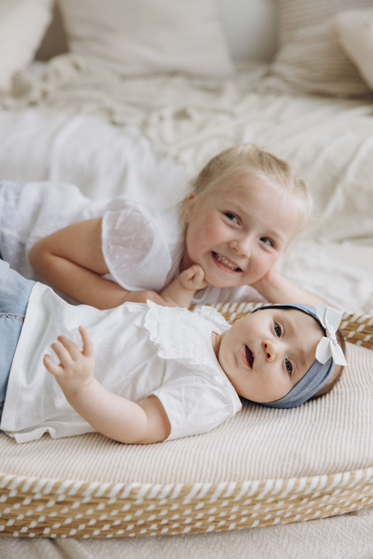 Milena i Elena sesja rodzinna w studio Lusówko Lusowo Poznań fotograf Katarzyna Kitajgrodzka Flarra ()