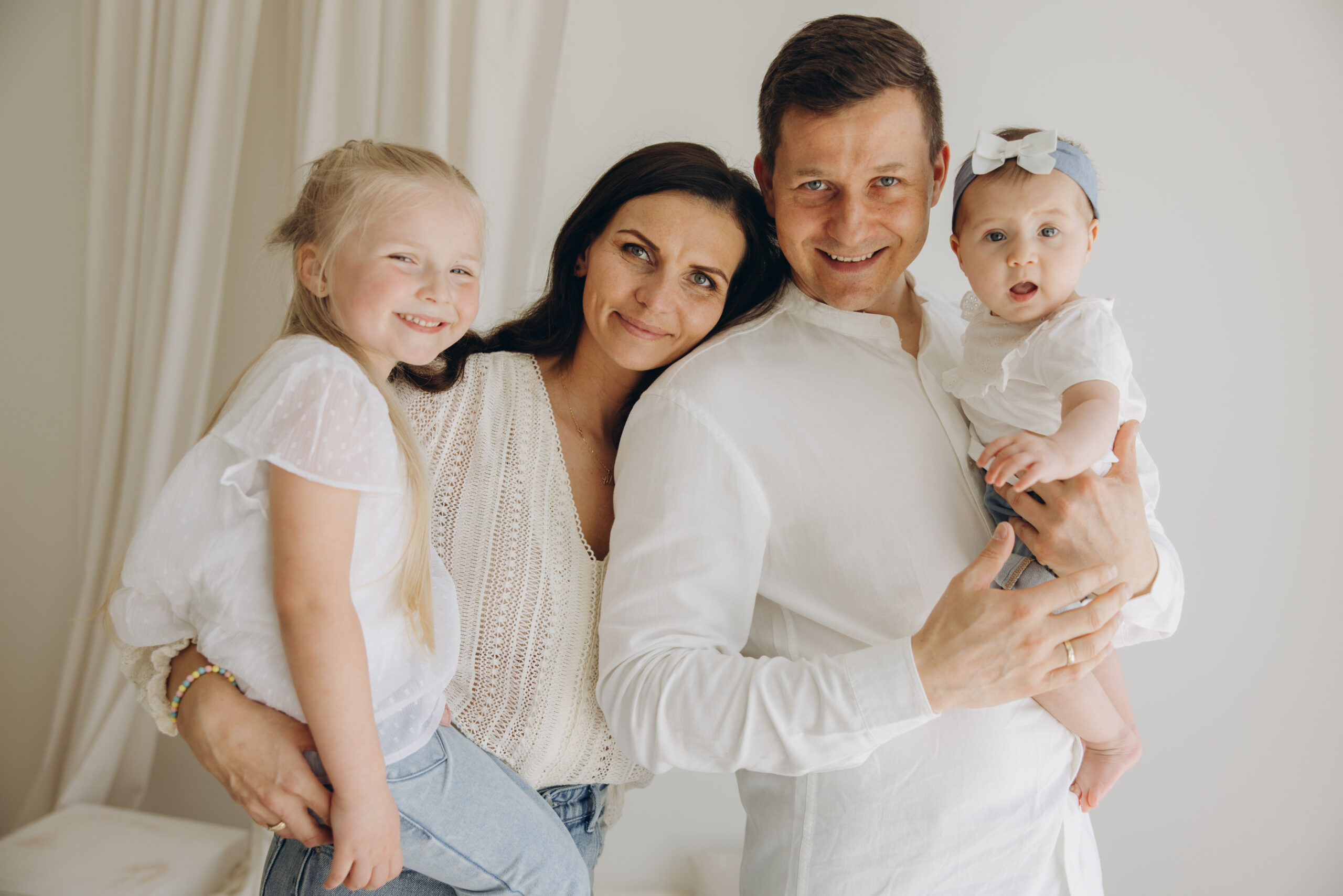 Milena i Elena sesja rodzinna w studio Lusówko Lusowo Poznań fotograf Katarzyna Kitajgrodzka Flarra ()