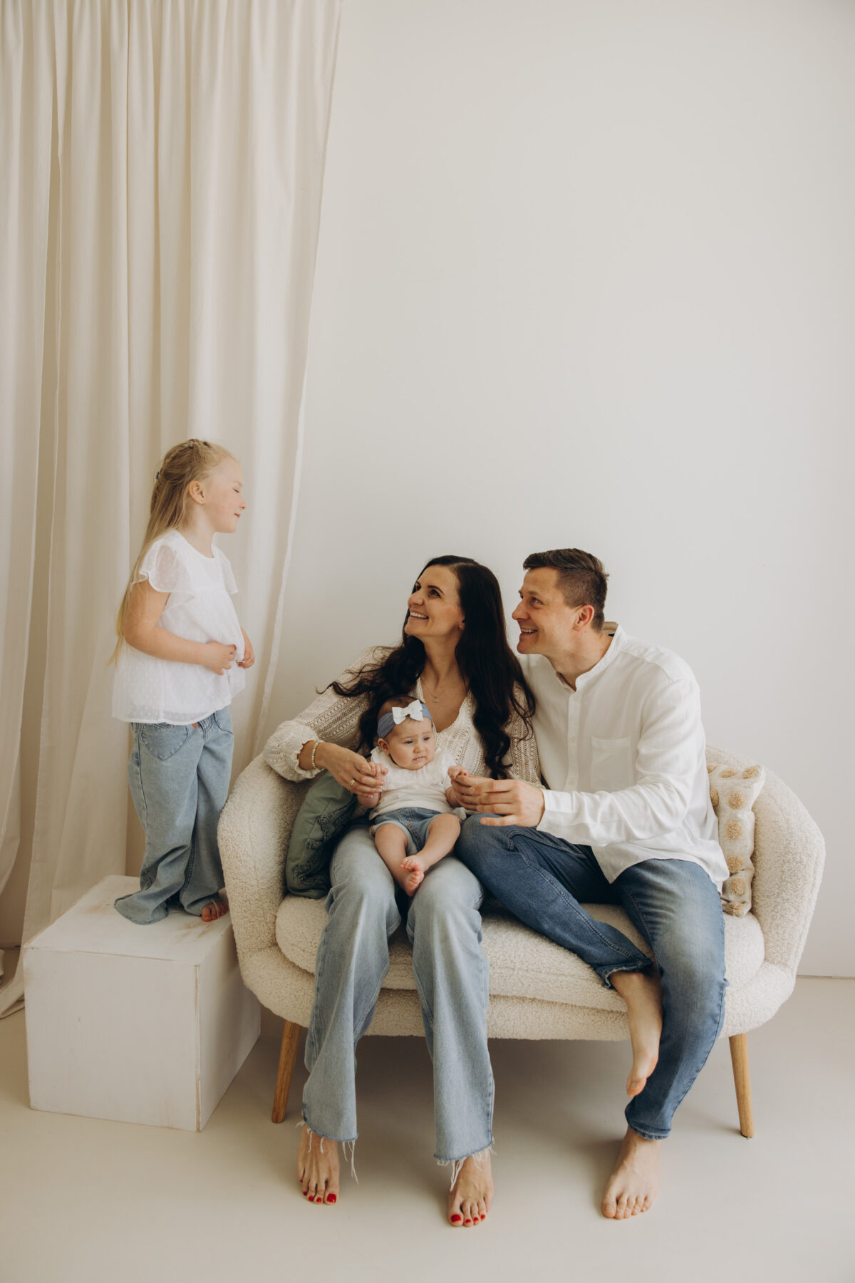 Milena i Elena sesja rodzinna w studio Lusówko Lusowo Poznań fotograf Katarzyna Kitajgrodzka Flarra ()