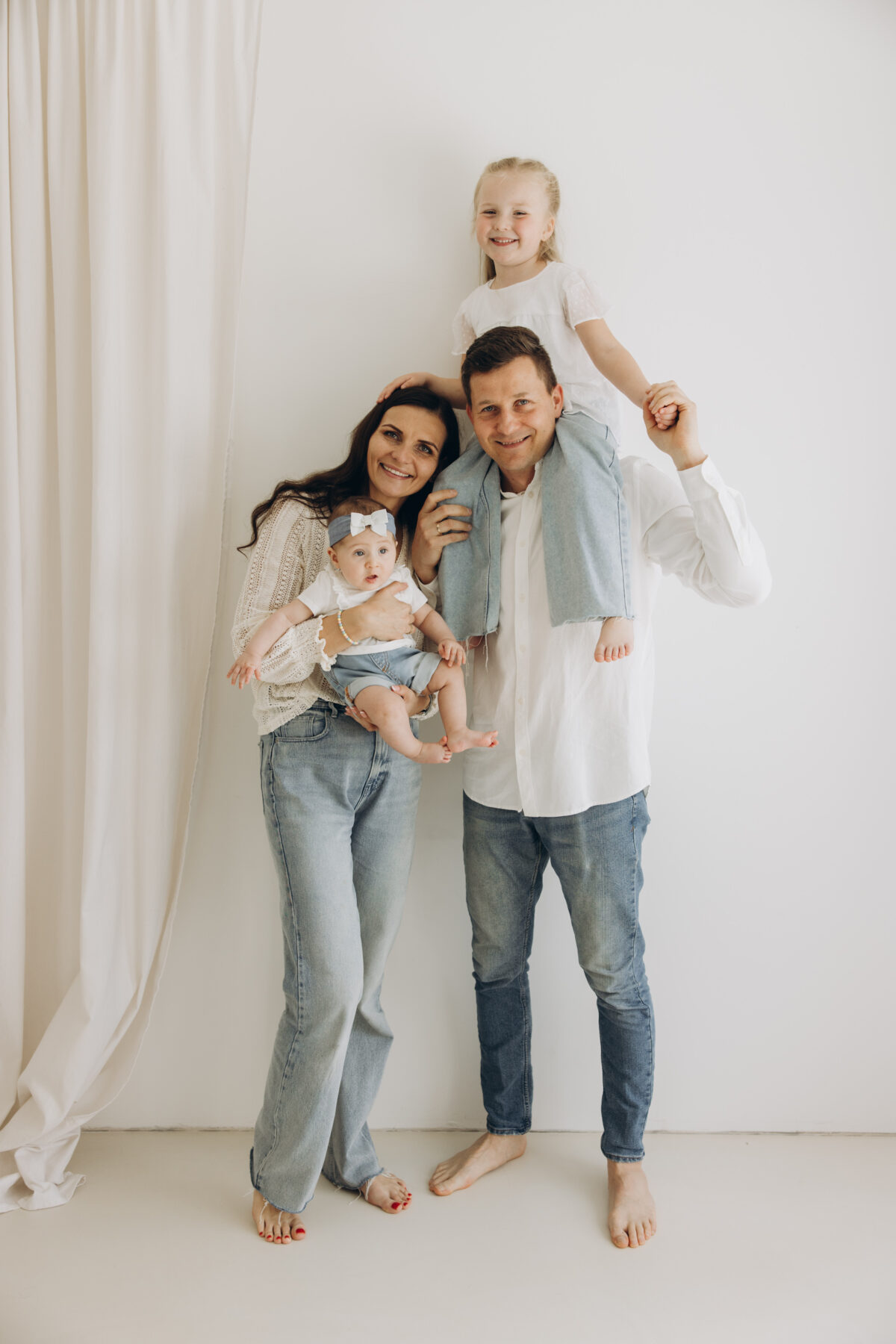 Milena i Elena sesja rodzinna w studio Lusówko Lusowo Poznań fotograf Katarzyna Kitajgrodzka Flarra ()