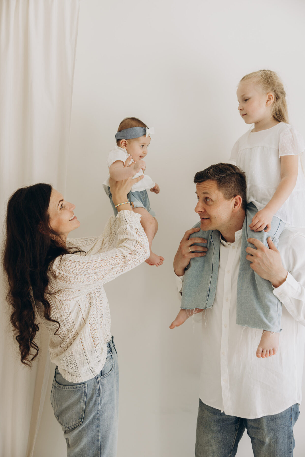 Milena i Elena sesja rodzinna w studio Lusówko Lusowo Poznań fotograf Katarzyna Kitajgrodzka Flarra ()