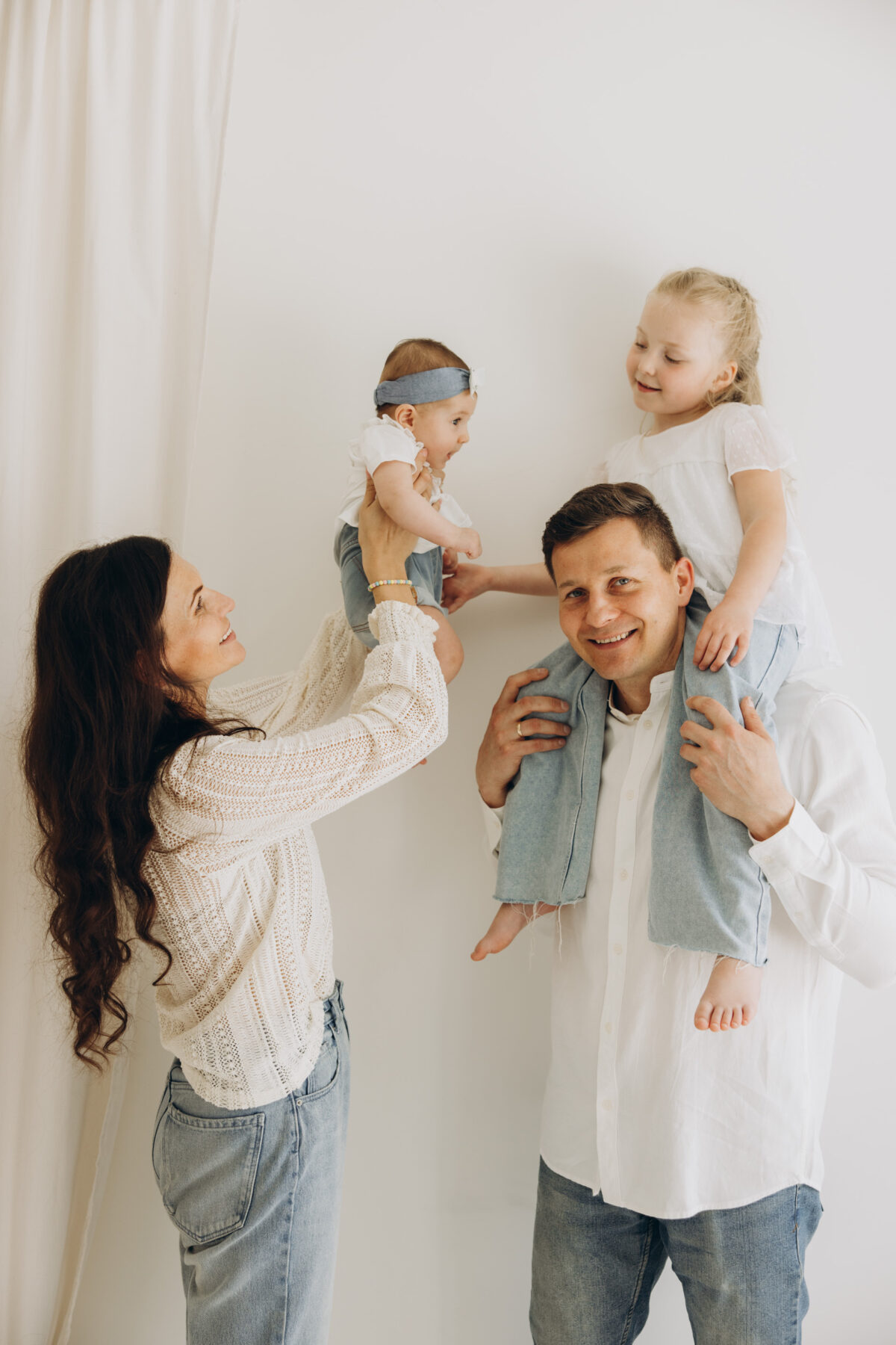 Milena i Elena sesja rodzinna w studio Lusówko Lusowo Poznań fotograf Katarzyna Kitajgrodzka Flarra ()