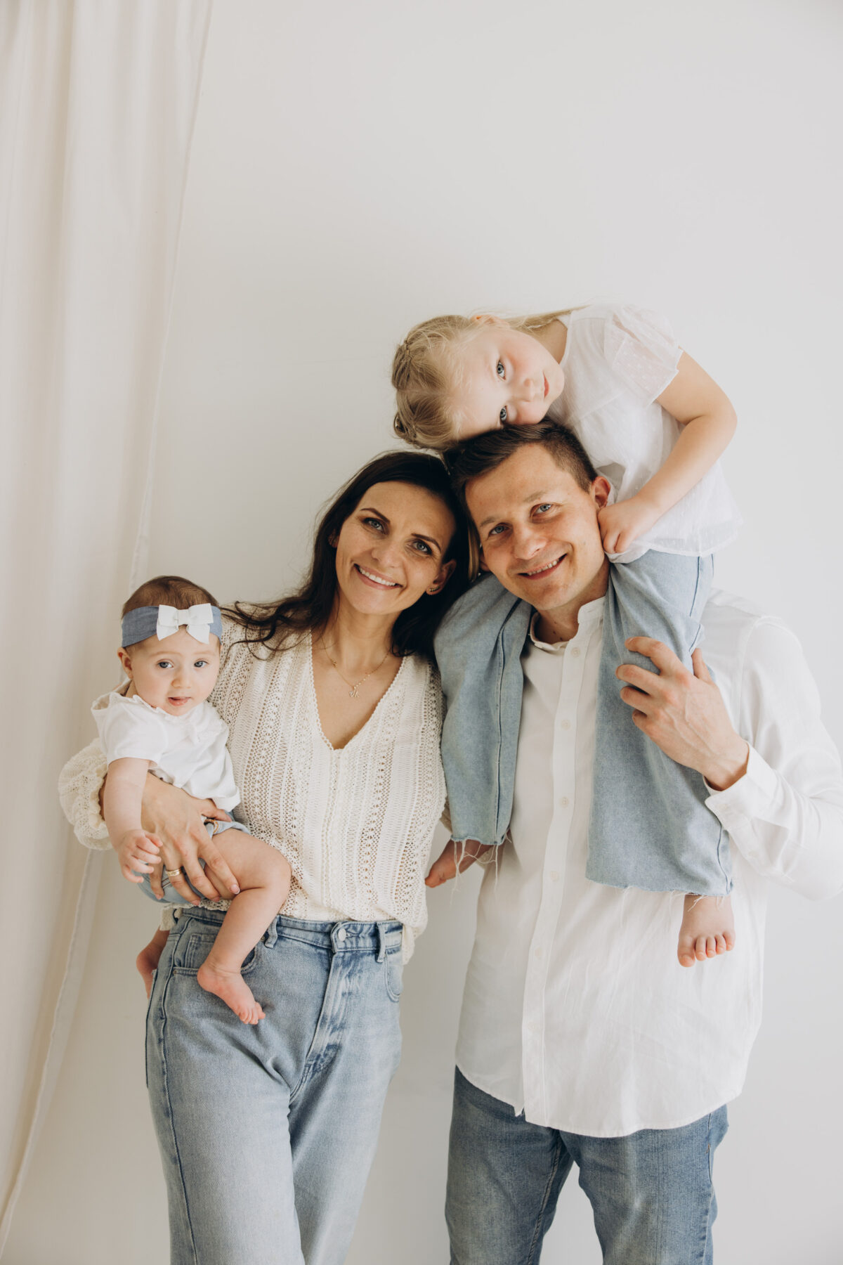 Milena i Elena sesja rodzinna w studio Lusówko Lusowo Poznań fotograf Katarzyna Kitajgrodzka Flarra ()