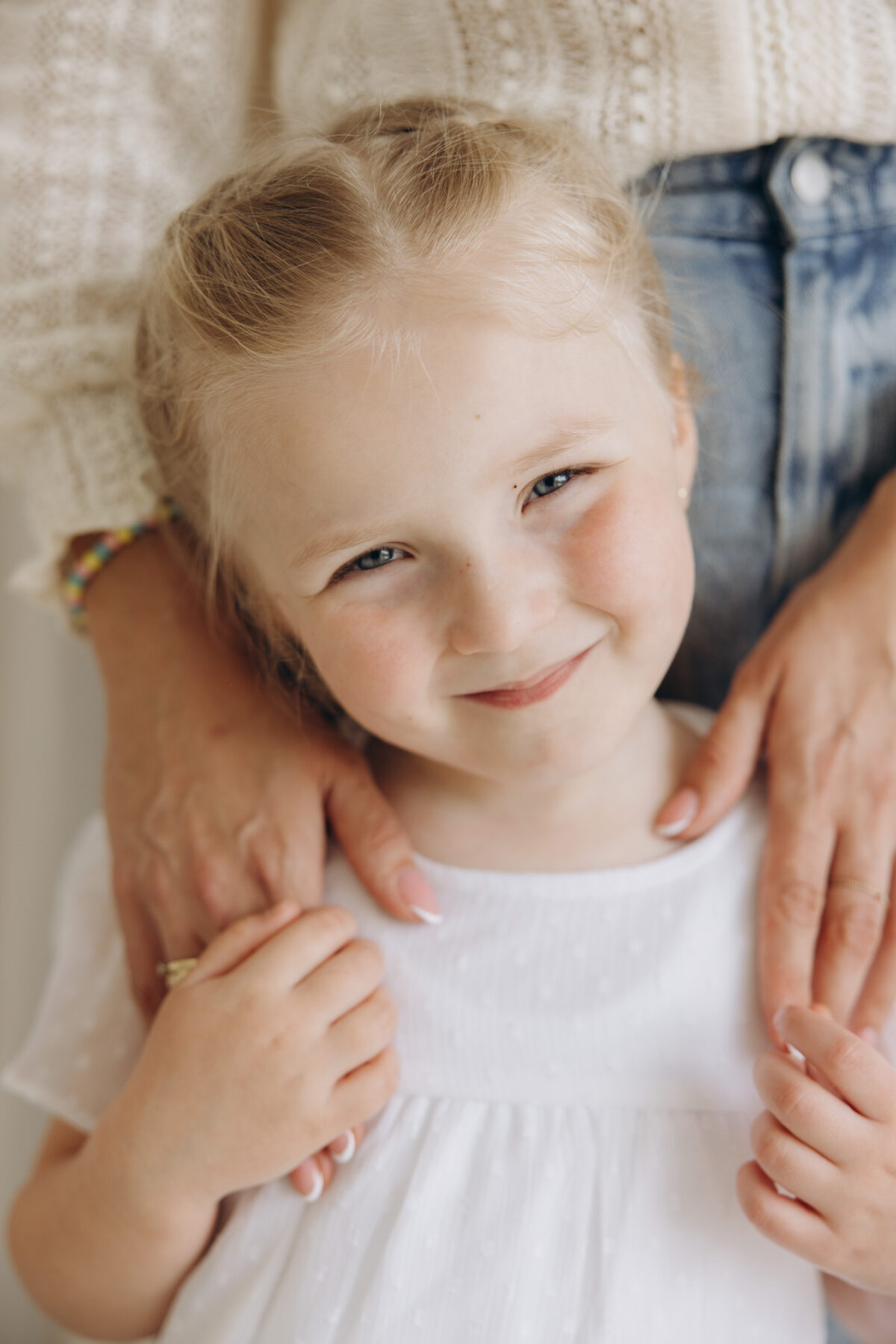 Milena i Elena sesja rodzinna w studio Lusówko Lusowo Poznań fotograf Katarzyna Kitajgrodzka Flarra ()