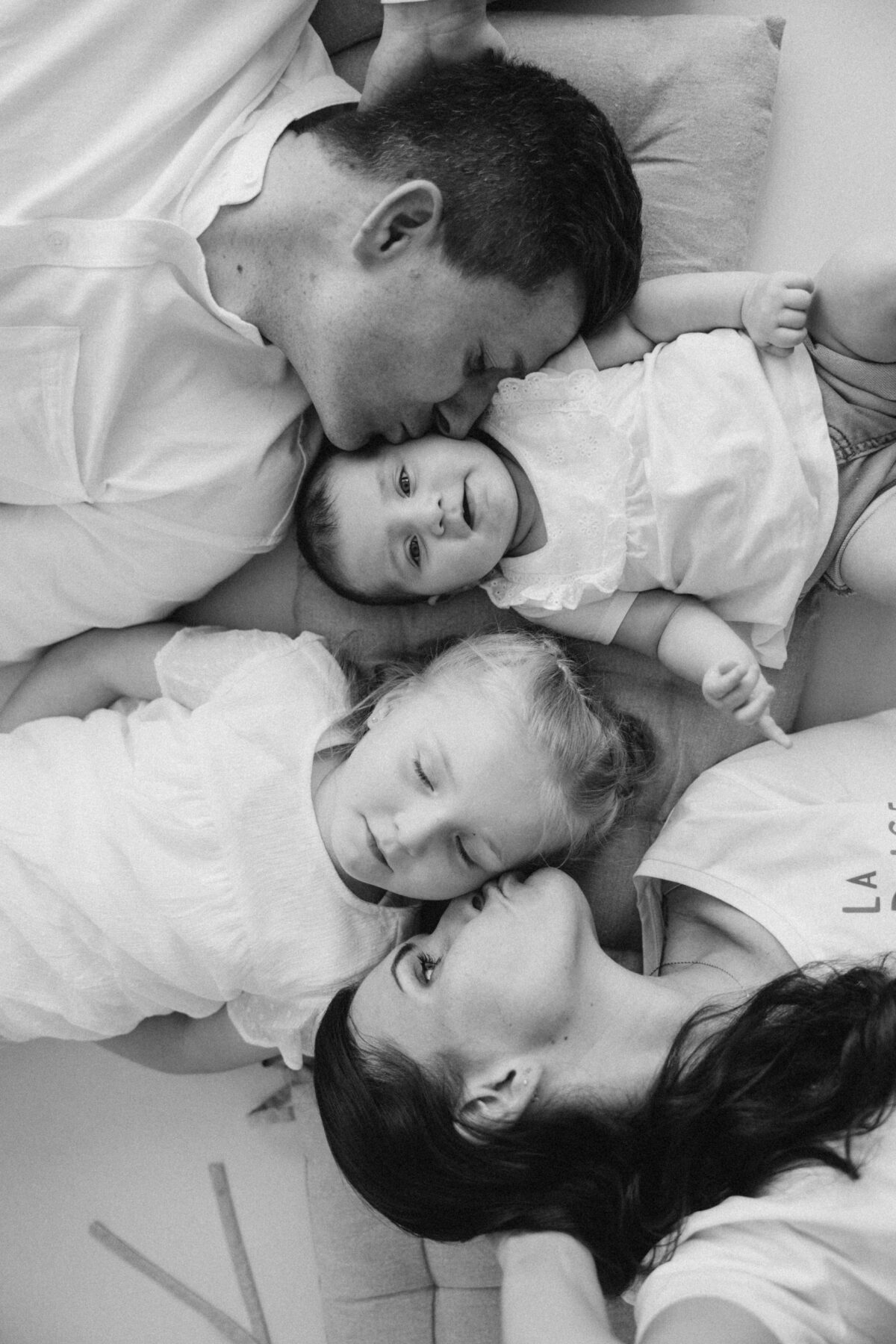 Milena i Elena sesja rodzinna w studio Lusówko Lusowo Poznań fotograf Katarzyna Kitajgrodzka Flarra ()