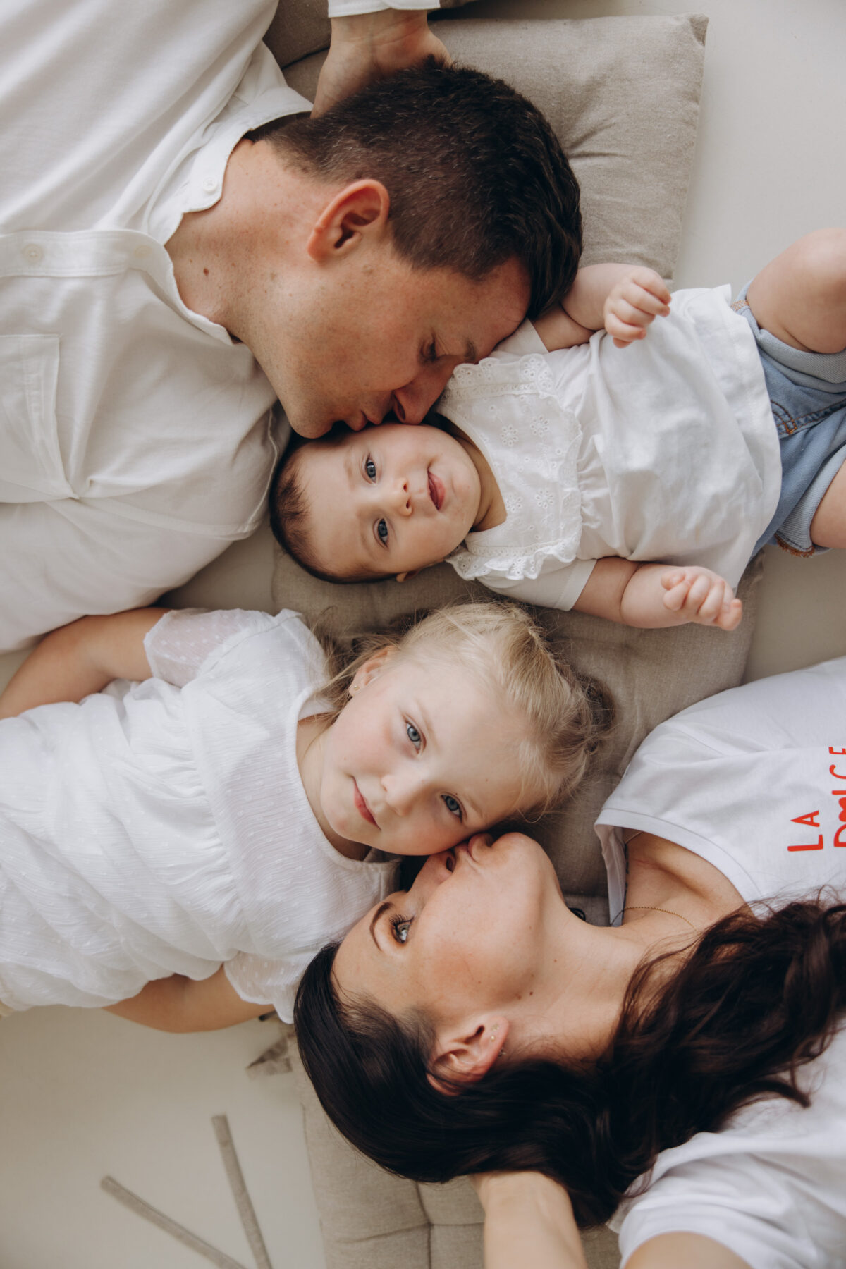 Milena i Elena sesja rodzinna w studio Lusówko Lusowo Poznań fotograf Katarzyna Kitajgrodzka Flarra ()