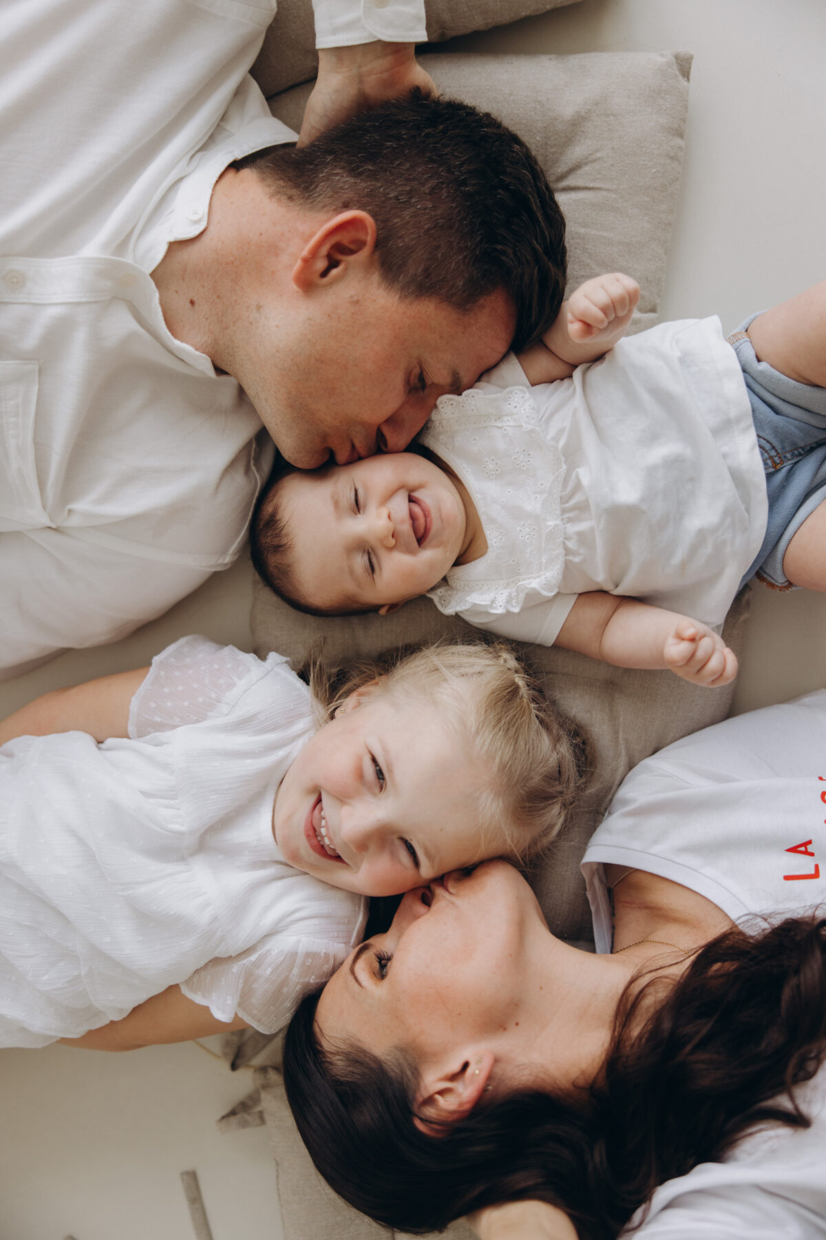 Milena i Elena sesja rodzinna w studio Lusówko Lusowo Poznań fotograf Katarzyna Kitajgrodzka Flarra ()