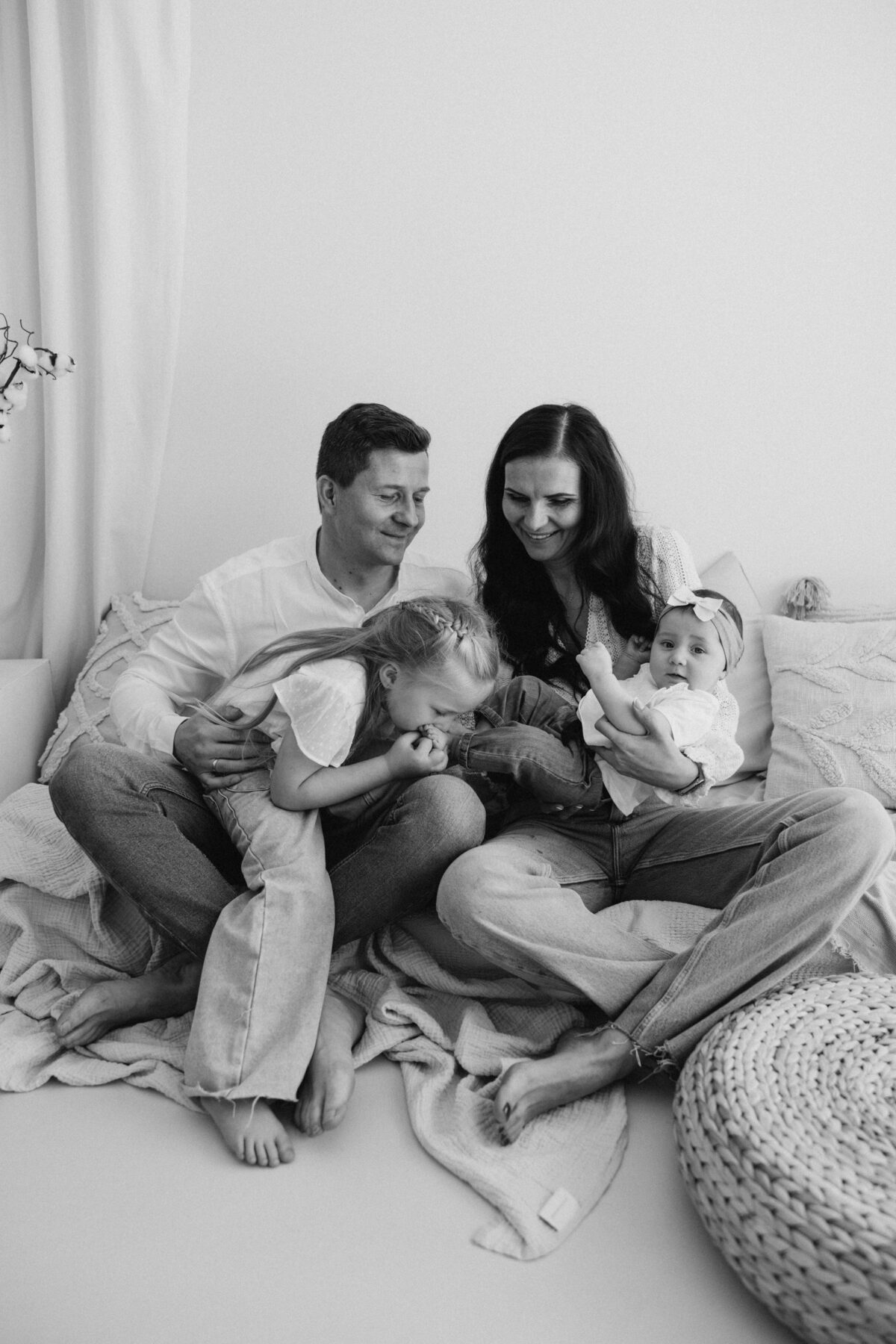 Milena i Elena sesja rodzinna w studio Lusówko Lusowo Poznań fotograf Katarzyna Kitajgrodzka Flarra ()