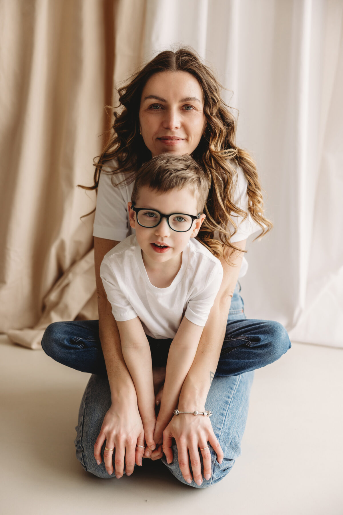 Weronika z rodziną sesja rodzinna w studio Poznań Lusowo Lusówko Fotograf Katarzyna Kitajgrodzka Flarra ()