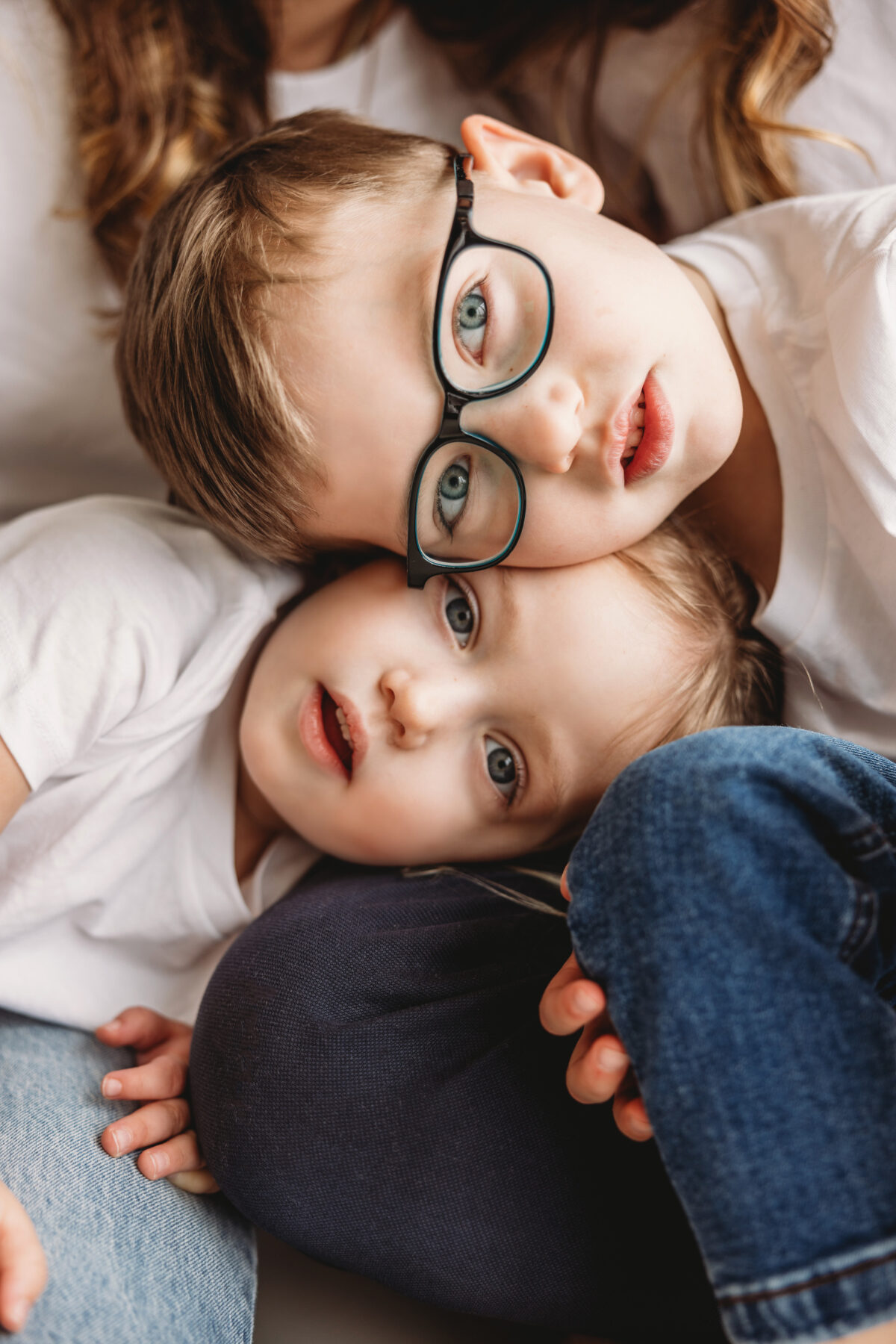 Weronika z rodziną sesja rodzinna w studio Poznań Lusowo Lusówko Fotograf Katarzyna Kitajgrodzka Flarra ()